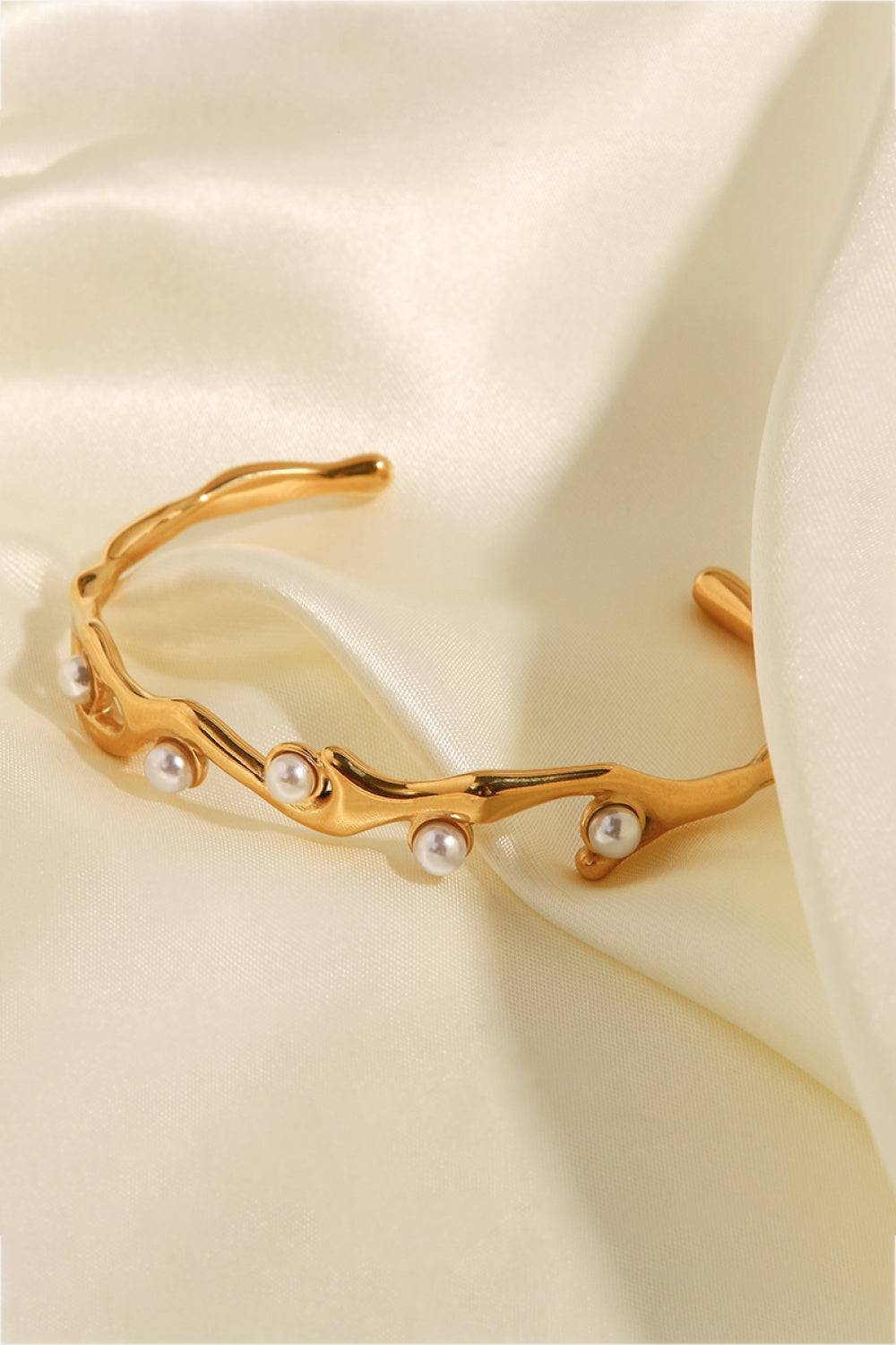 Inlaid Synthetic Pearl Open Bracelet